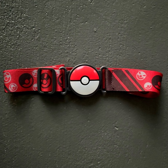 POKEMON Clip- N- Go Pokeball Adjustable Red/Black Unisex Toy Collector Belt - Picture 2 of 7